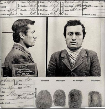 La foto segnaletica di Benito Mussolini arrestato dai Carabinieri nel 1903