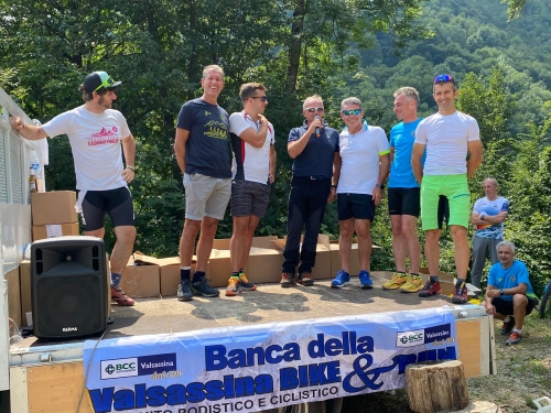 LA BELLA GIORNATA DELLA CORTENOVA - ZUC. VINCONO GIANOLA, BENEDETTI, VITTORI E BERETTA. OSPITE DI RIGUARDO DELLA FAMIGLIA SANTAFEDE DON AGOSTINO FRASSON