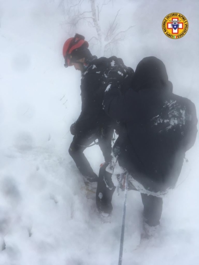 IN CINQUE SALVATI DAL SOCCORSO ALPINO PER UNA STUPIDA &quot;AVVENTURA&quot; CHE POTEVA FINIRE MALE