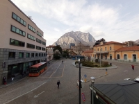 A Lecco “Piazza Lega Lombarda” torna “Piazza Stazione”, ma la Lega protesta