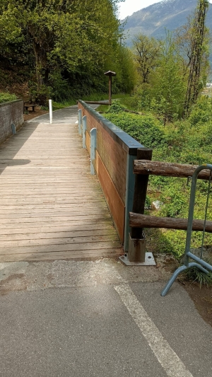 RIAPERTO IL PONTE SULLO SPRIZZOTTOLO DOPO L&#039;INTERVENTO DEL COMUNE DI INTROBIO