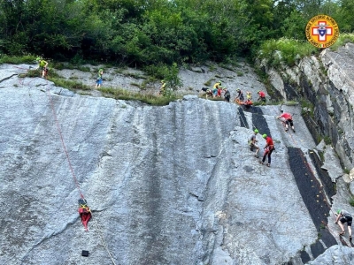 ESERCITAZIONE DEL SOCCORSO ALPINO ALLA CASA DELLE GUIDE DI INTROBIO