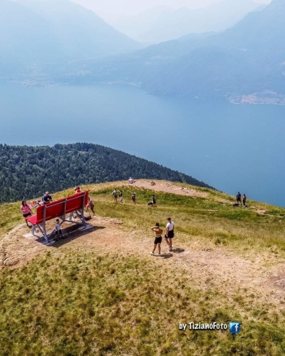 INAUGURATA LA GRANDE PANCHINA ALL&#039;ALPE CHIARO