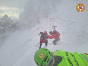 SOCCORSO ALPINO AL LAVORO IN GRIGNETTA: ESCURSIONISTI BLOCCATI IN QUOTA DA NEVE E GHIACCIO