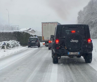 BRUTTO SPAVENTO STAMATTINA PER I VIAGGIATORI DI UN PULLMANN