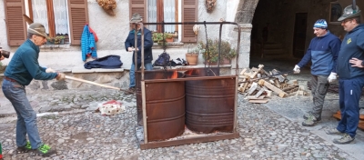 NATALE SOTTO LA TORRE A INTROBIO: IL BEL VIDEO DI TELE VALLASSINA