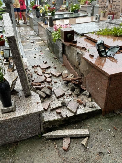 UN FULMINE SUL CIMITERO DI BELLANO