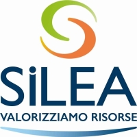 &quot;SCHIACCIALA COSI&#039;&quot;: LA NUOVA CAMPAGNA DI SILEA PER LE BOTTIGLIE IN PLASTICA