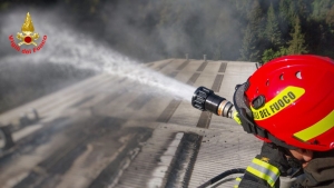 INCENDIO A PREMANA: DANNI INGENTI AD UNA DITTA DI LAVORAZIONE LAME