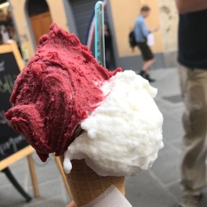 Con il termometro a +32° scoppia l’estate ed è boom per il gelato