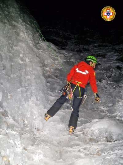 SOCCORSO ALPINO: ESERCITAZIONE SU GHIACCIO IN VAL BIANDINO