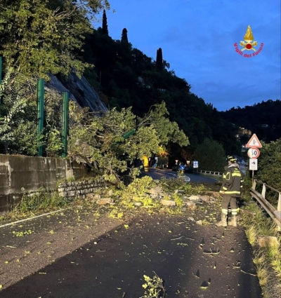 SP 72: UN ALTRO SMOTTAMENTO E STRADA CHIUSA TRA VARENNA E BELLANO